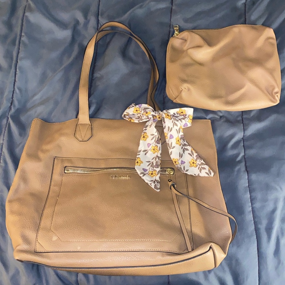 Light brown Steve Madden Shoulder/ Tote Bag with cosmetic bag
